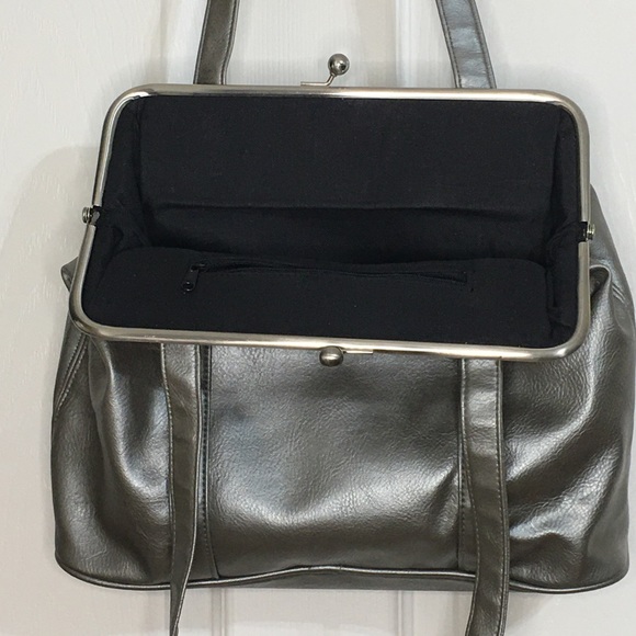 Large Gray/Pewter Metal Framed Purse - Picture 4 of 4